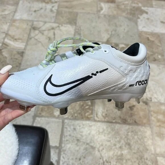 Nike Women's Hyperdiamond 4 Elite Metal Fastpitch Softball Cleats - Picture 7 of 7